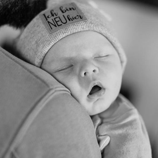 Einfarbige Mütze mit Spruch zum Auswählen für NEUGEBORENE